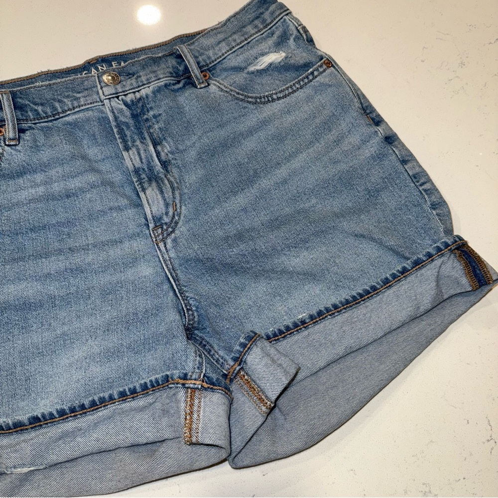 American Eagle Relaxed Cuff Jean Short - Picture 6 of 11